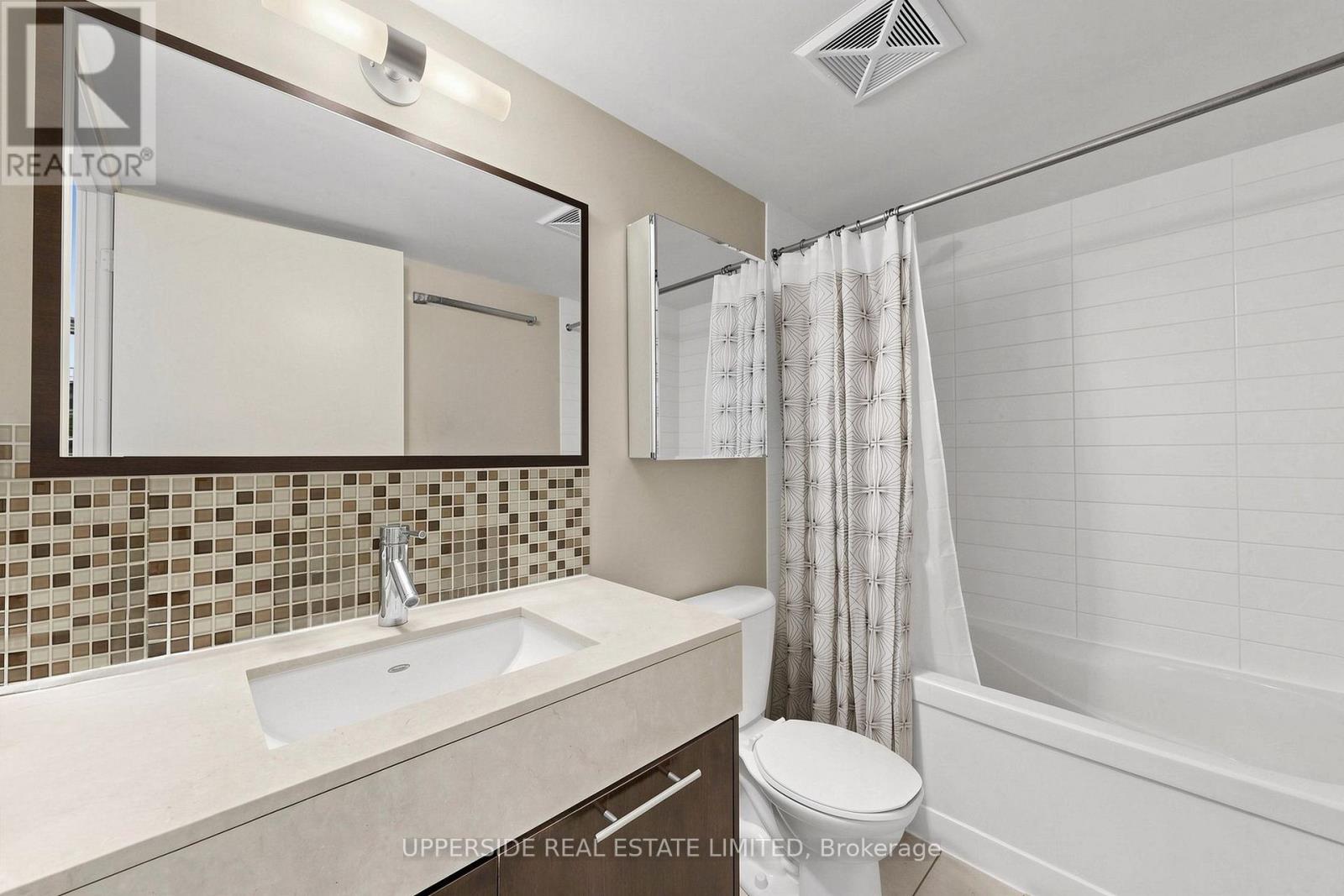 #607 126 SIMCOE STREET - 15