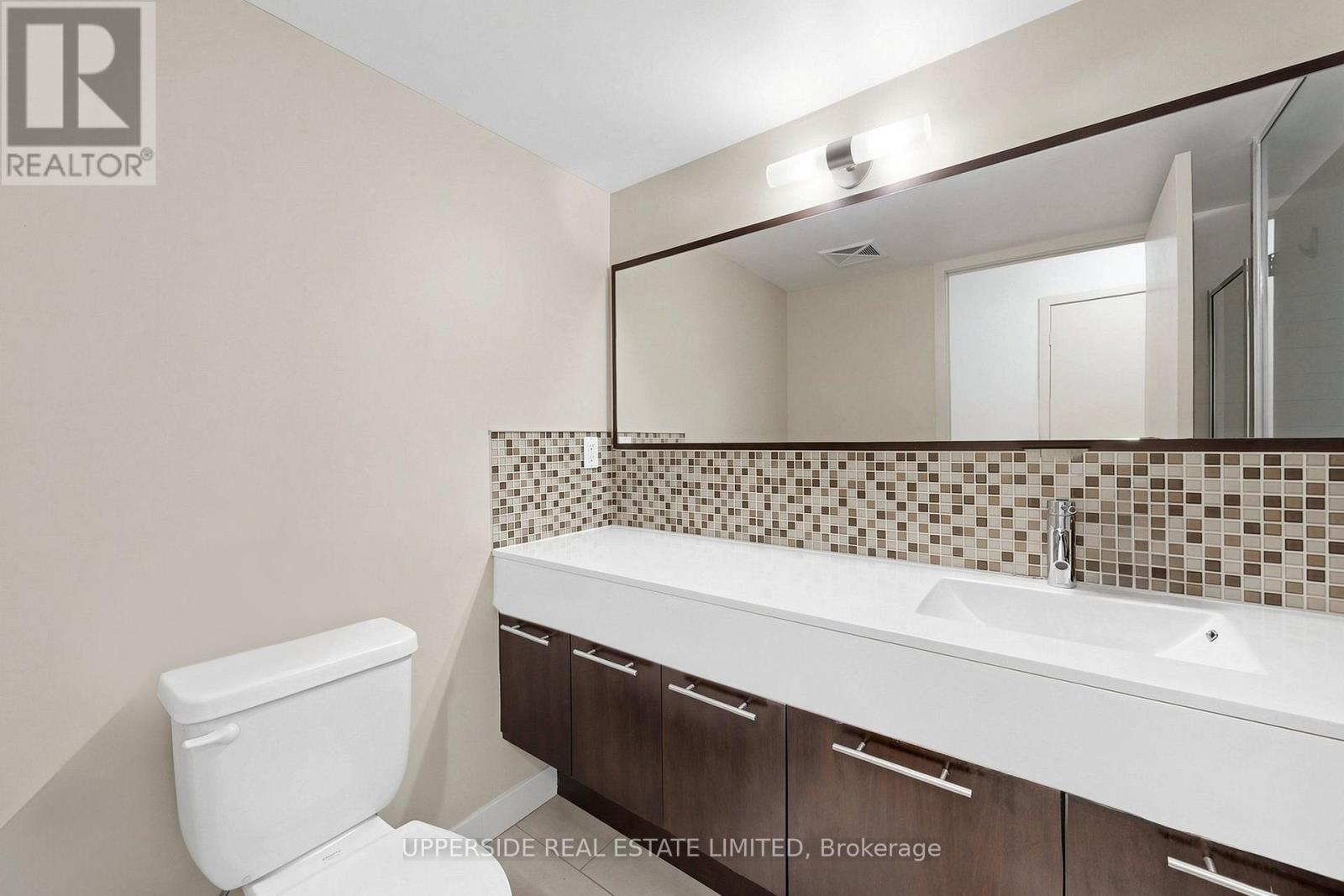 #607 126 SIMCOE STREET - 18