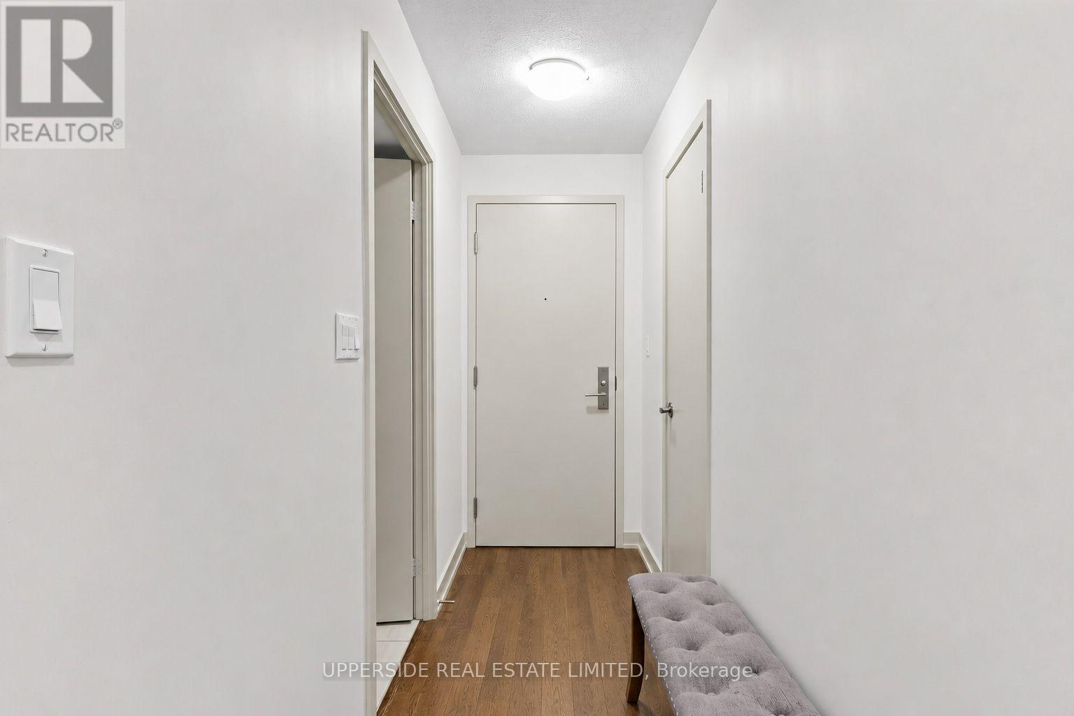 #607 126 SIMCOE STREET - 20