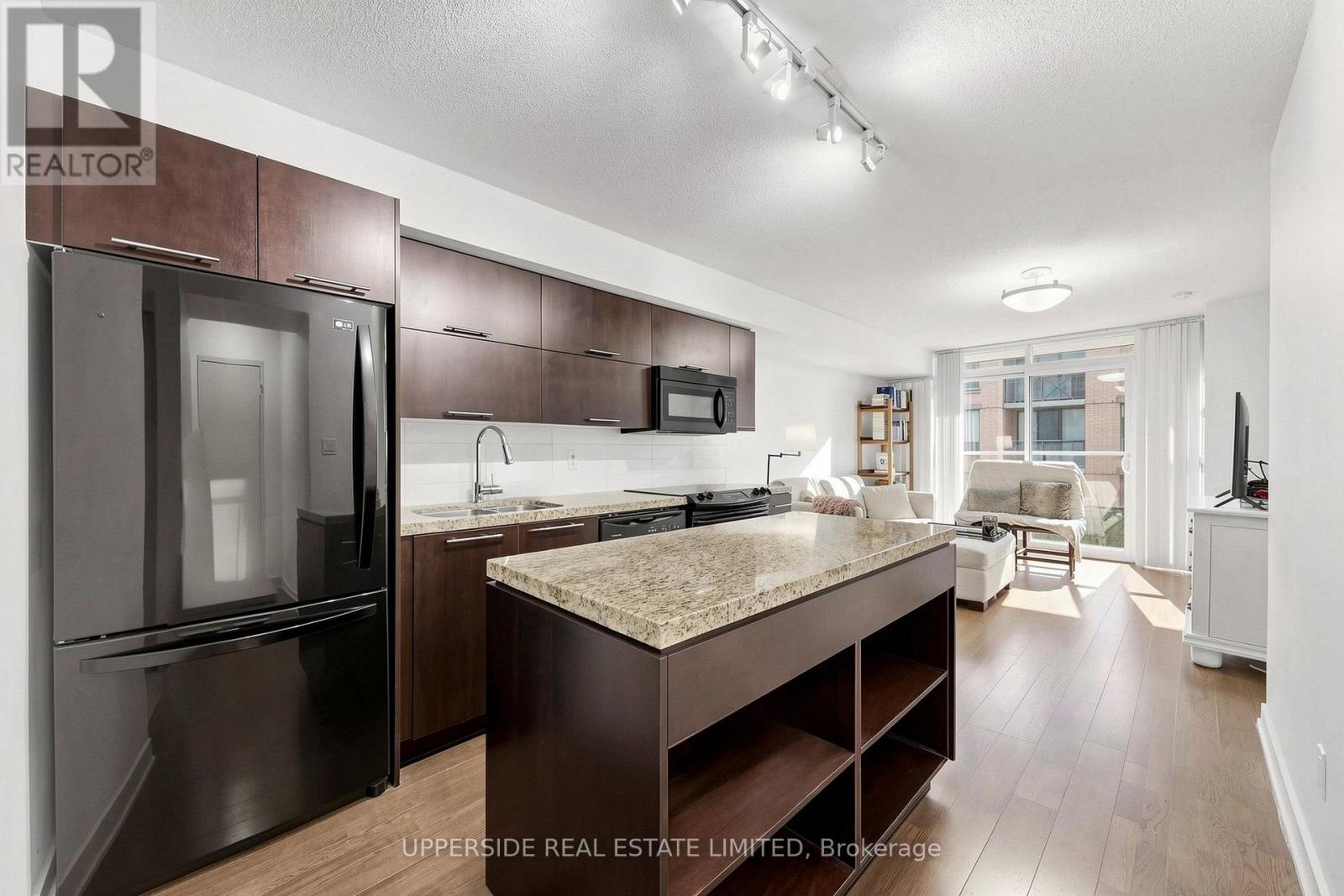 #607 126 SIMCOE STREET - 5
