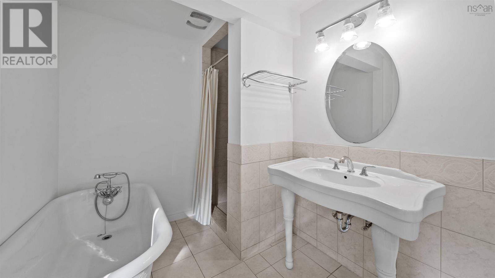 6253 Summit Street - 36