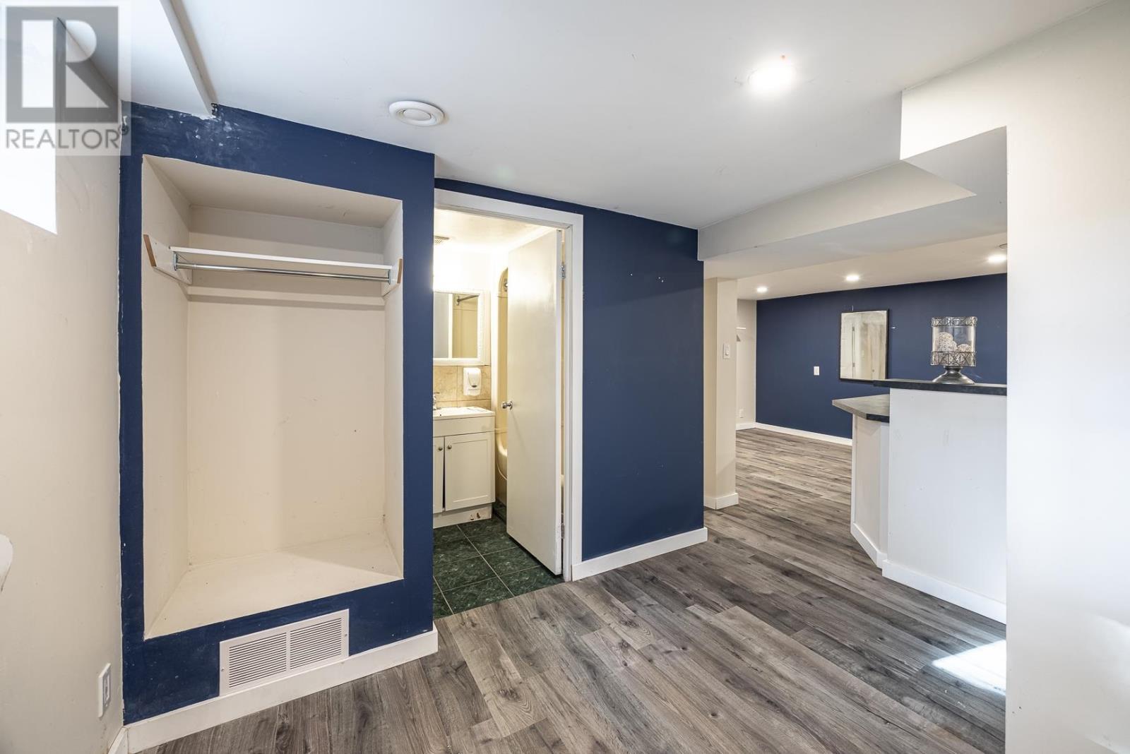 122 Lewis RD - 33