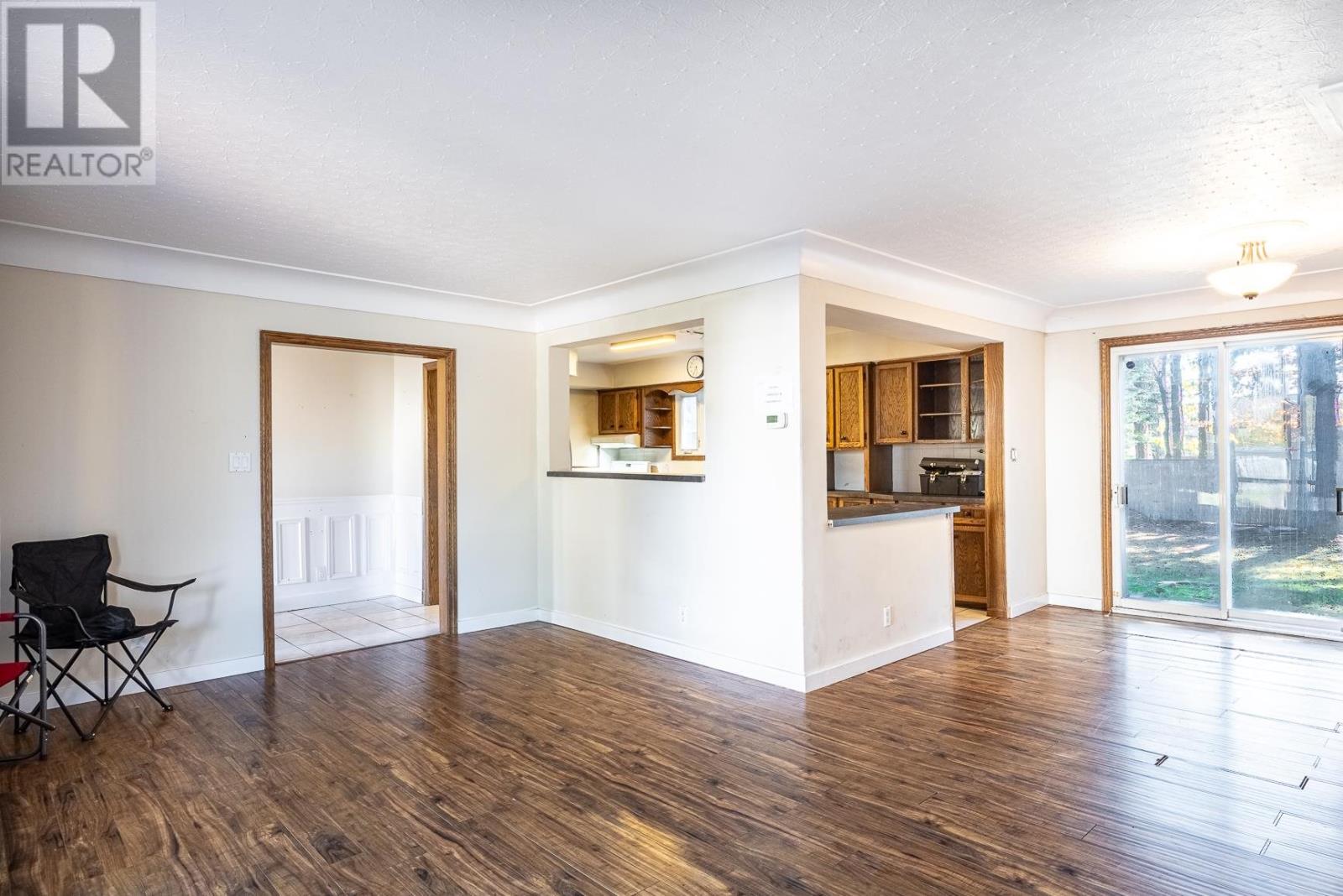 122 Lewis RD - 6
