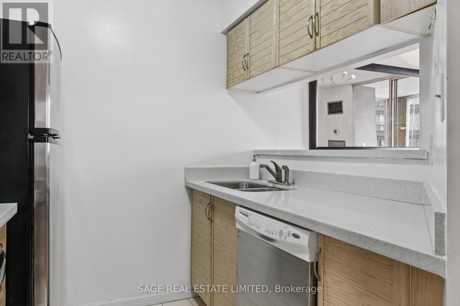 #1909 24 WELLESLEY STREET W - 23