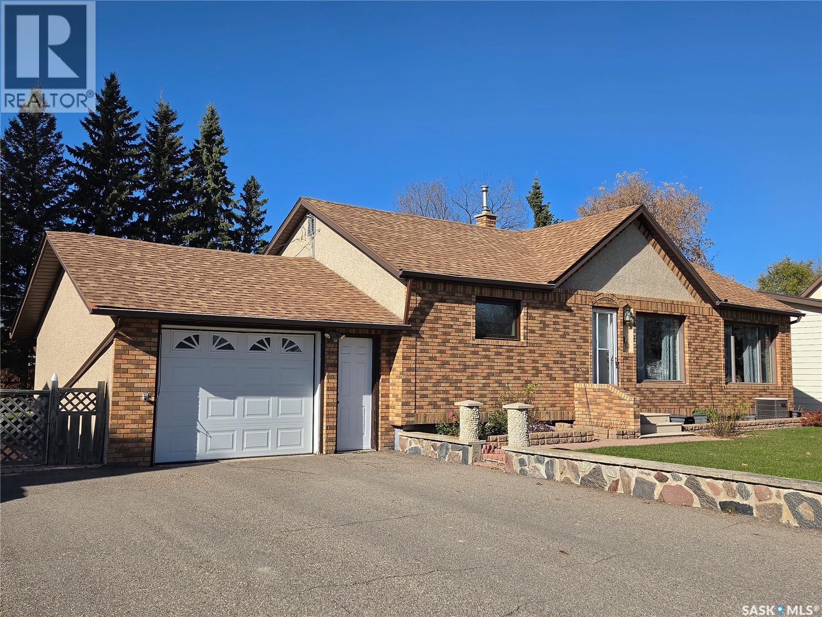 510 Lake STREET, Esterhazy — photo 2