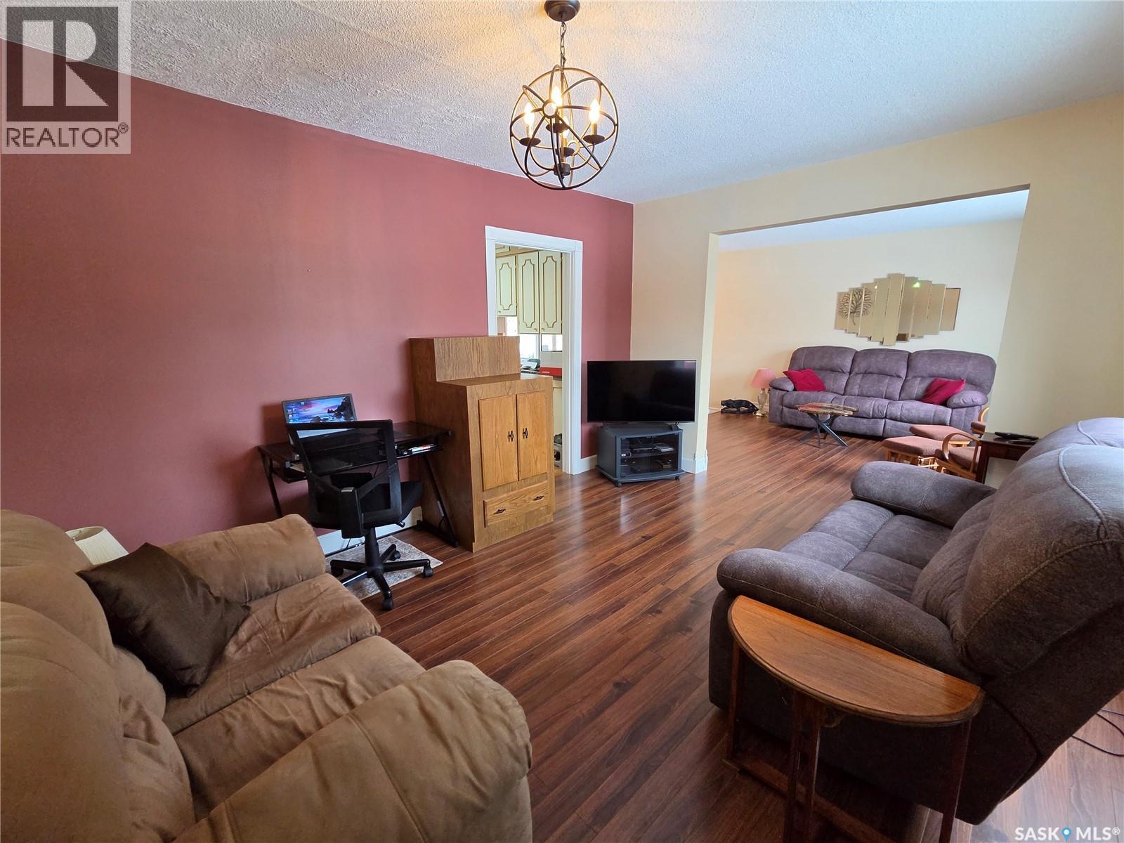 510 Lake STREET, Esterhazy — photo 9