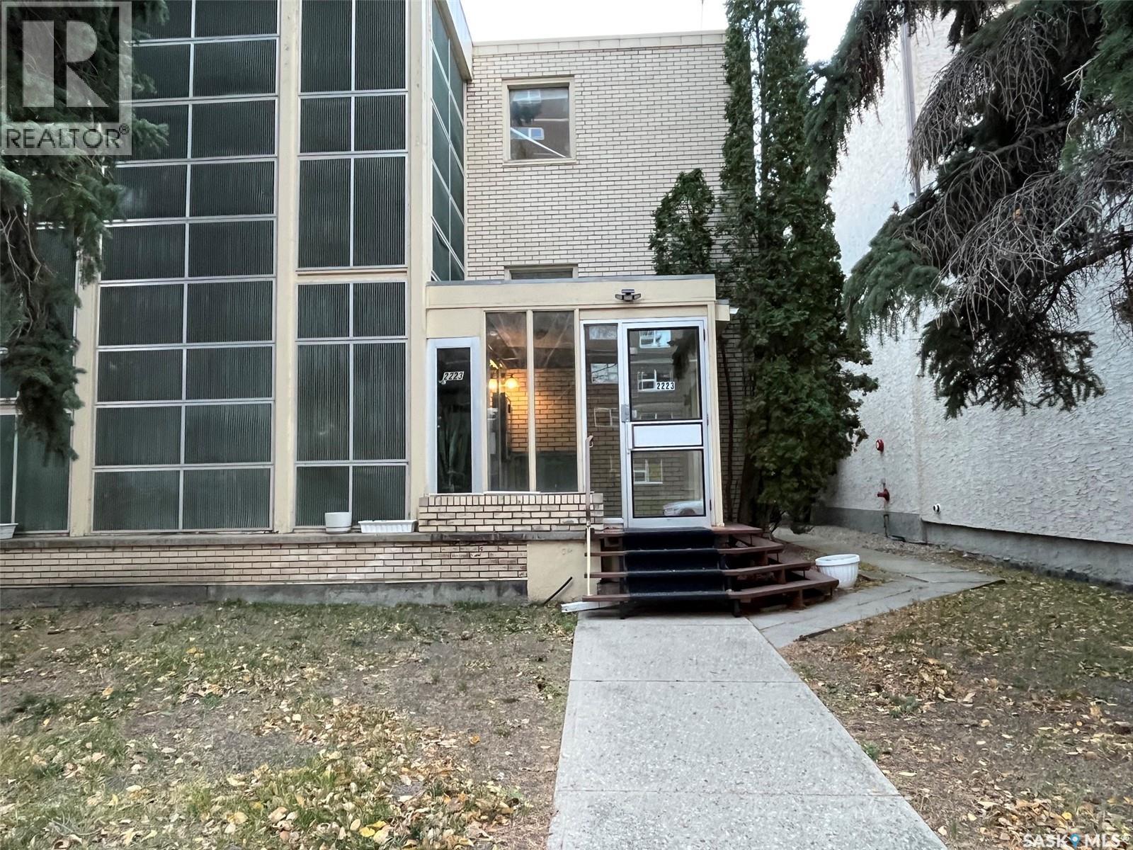 2223 McIntyre STREET, Regina — photo 2