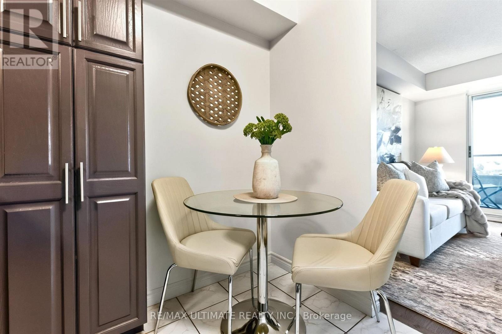#808 8 COVINGTON ROAD - 16