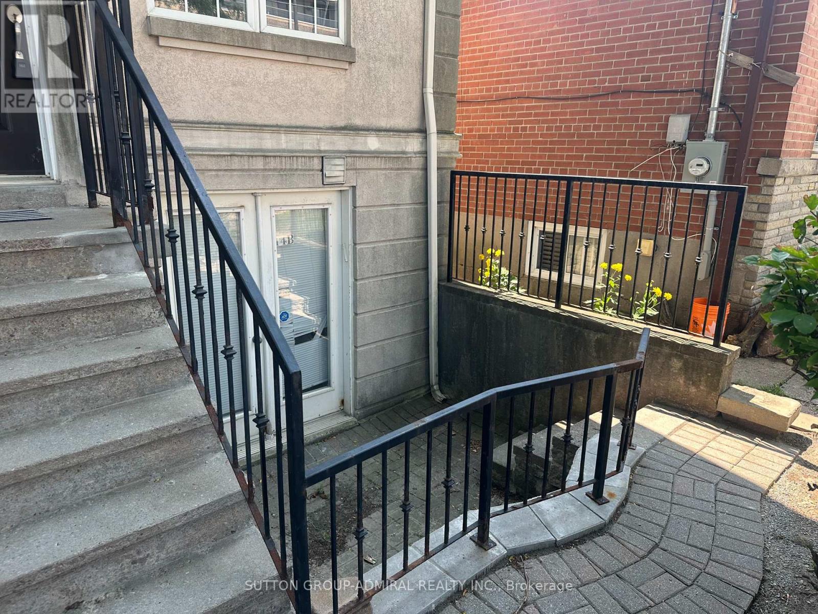 #14 757 SHEPPARD AVENUE W - 27