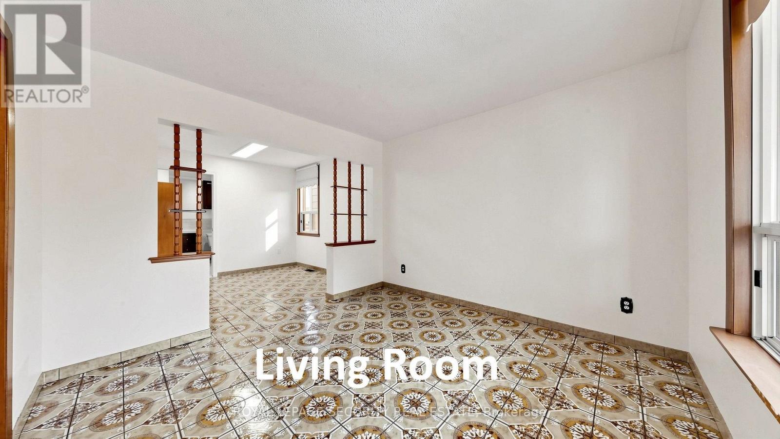 170 ROBINA AVENUE, Toronto (Oakwood Village) — photo 7