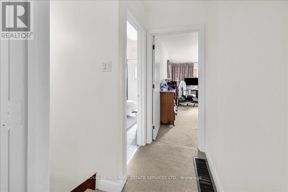 47 GORMLEY AVENUE - 17