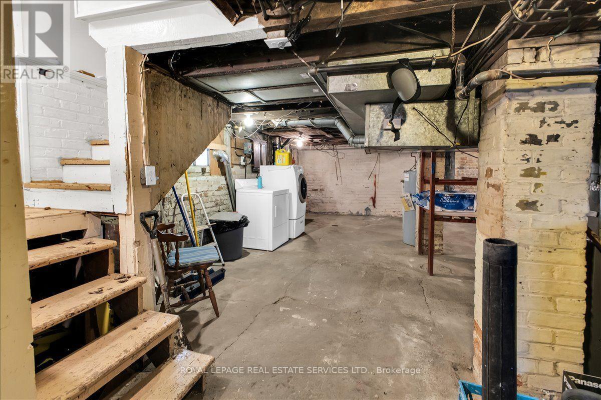 47 GORMLEY AVENUE - 32