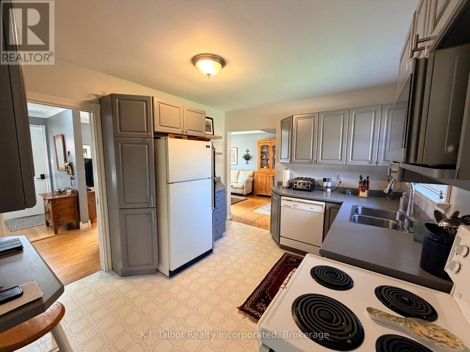 35 NAPIER STREET, Goderich (Goderich (Town)) — photo 11