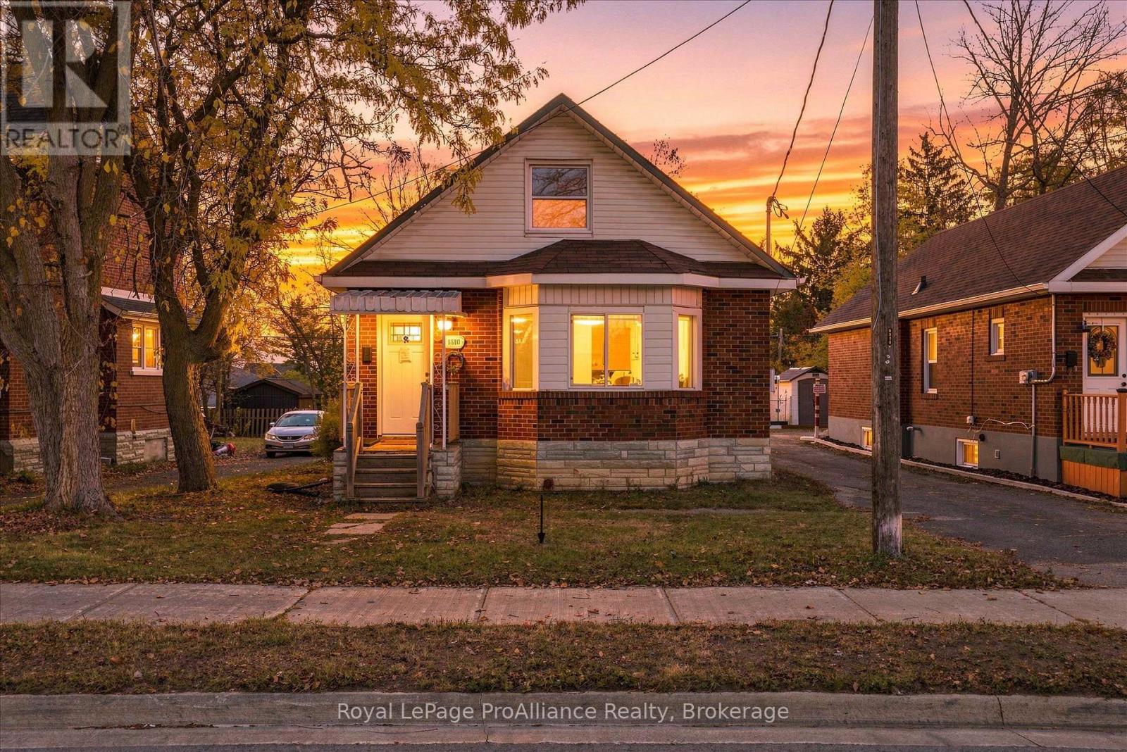 1310 CLONSILLA AVENUE, Peterborough (Town Ward 3)