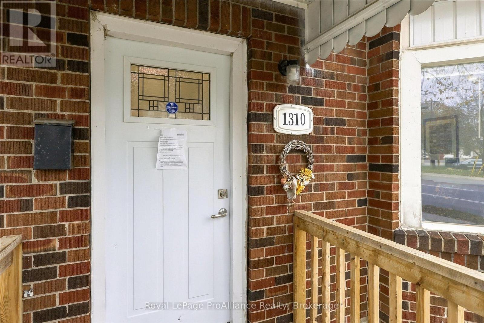 1310 CLONSILLA AVENUE, Peterborough (Town Ward 3) — photo 4