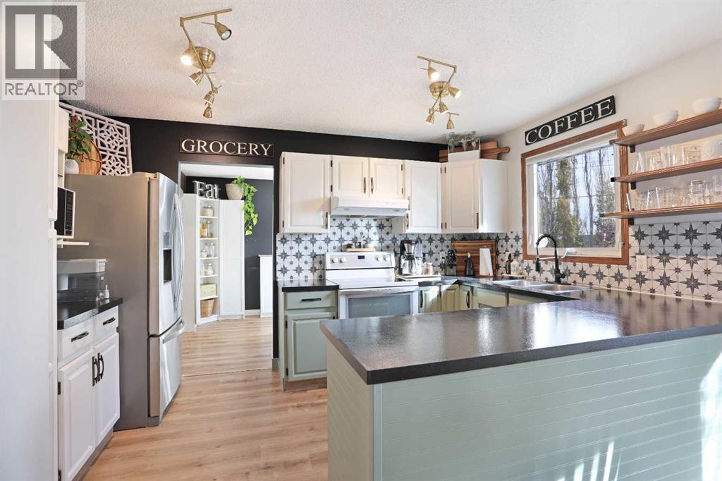 39 Lakeview Crescent E, Brooks — photo 9