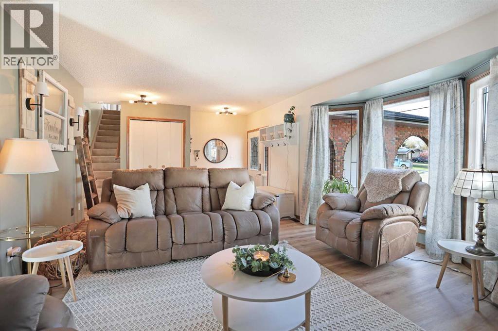 39 Lakeview Crescent E, Brooks — photo 5