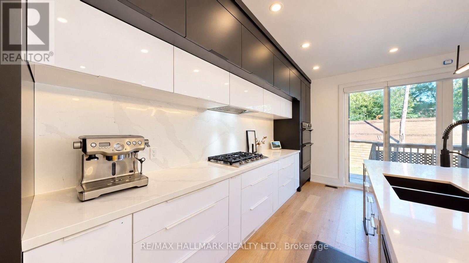 33 KIMBERLEY AVENUE - 14