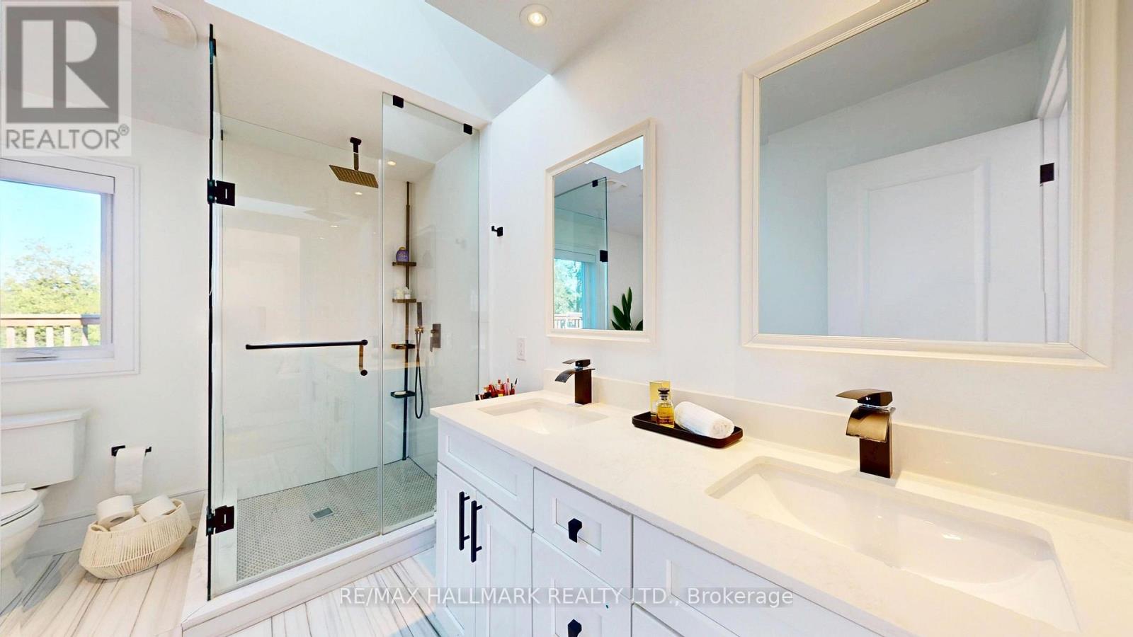 33 KIMBERLEY AVENUE - 22