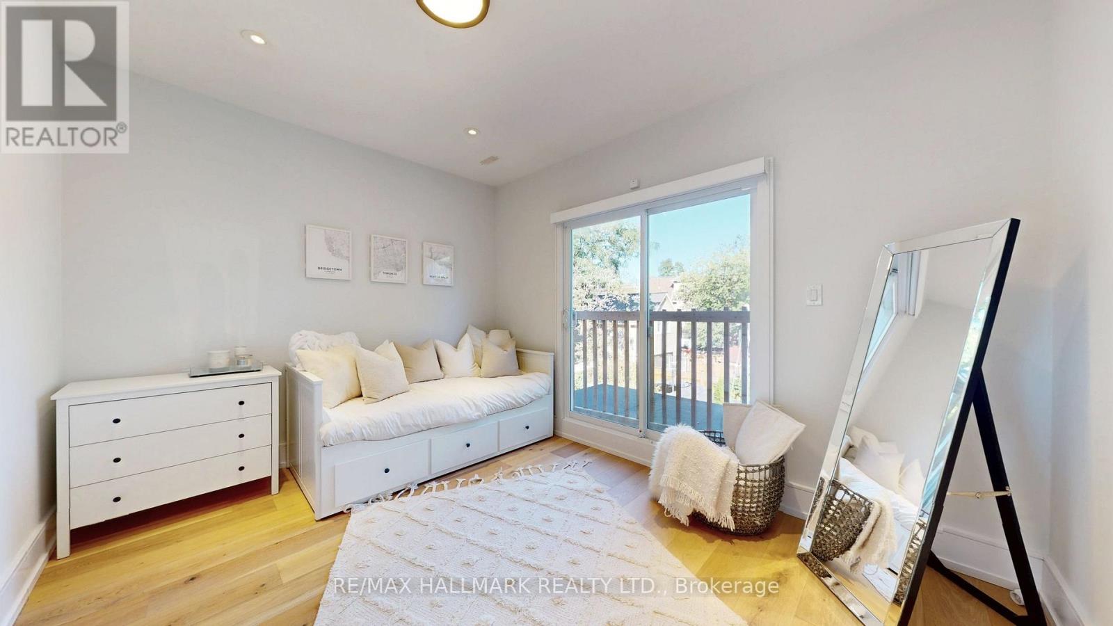 33 KIMBERLEY AVENUE - 24