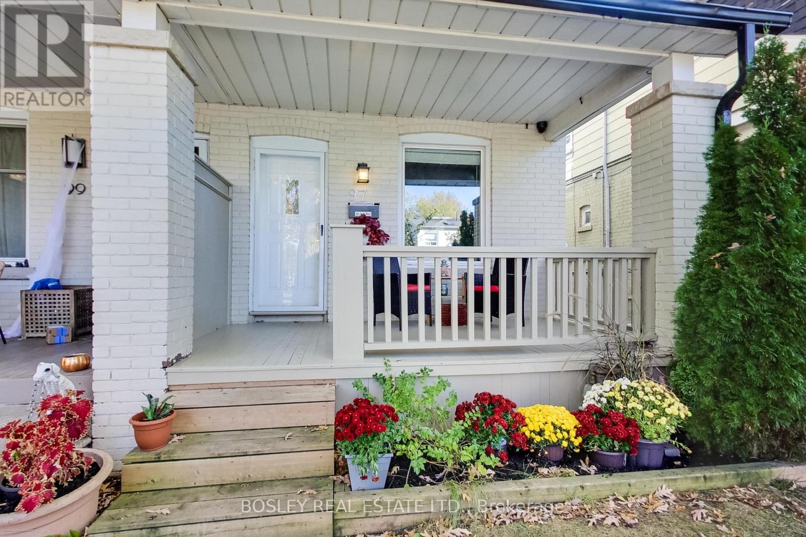 97 OAKCREST AVENUE, Toronto (East End-Danforth) — photo 2