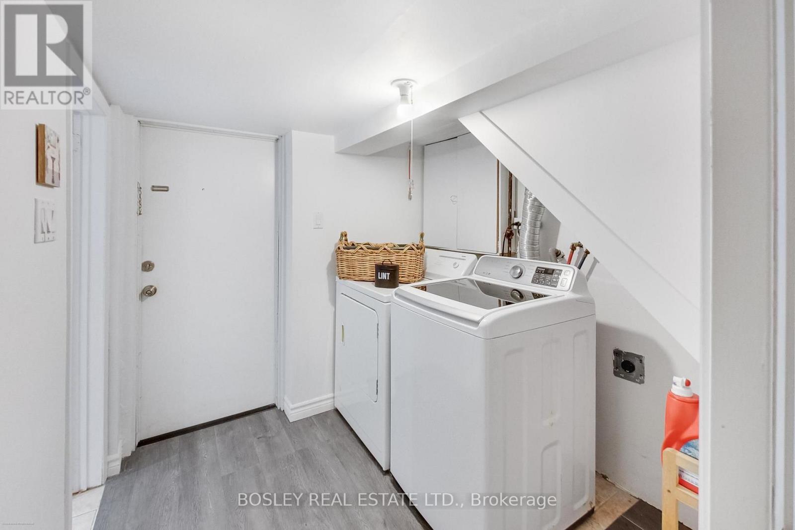 97 OAKCREST AVENUE - 35