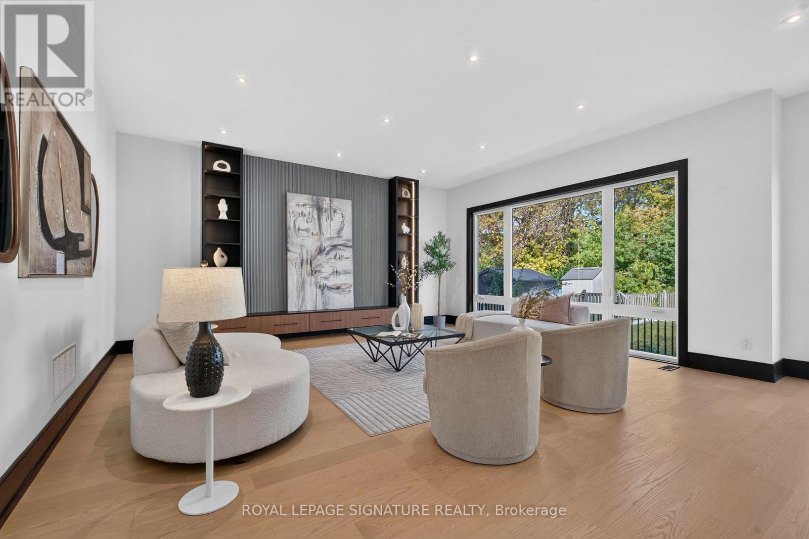 15 DEBLYN DRIVE E - 19