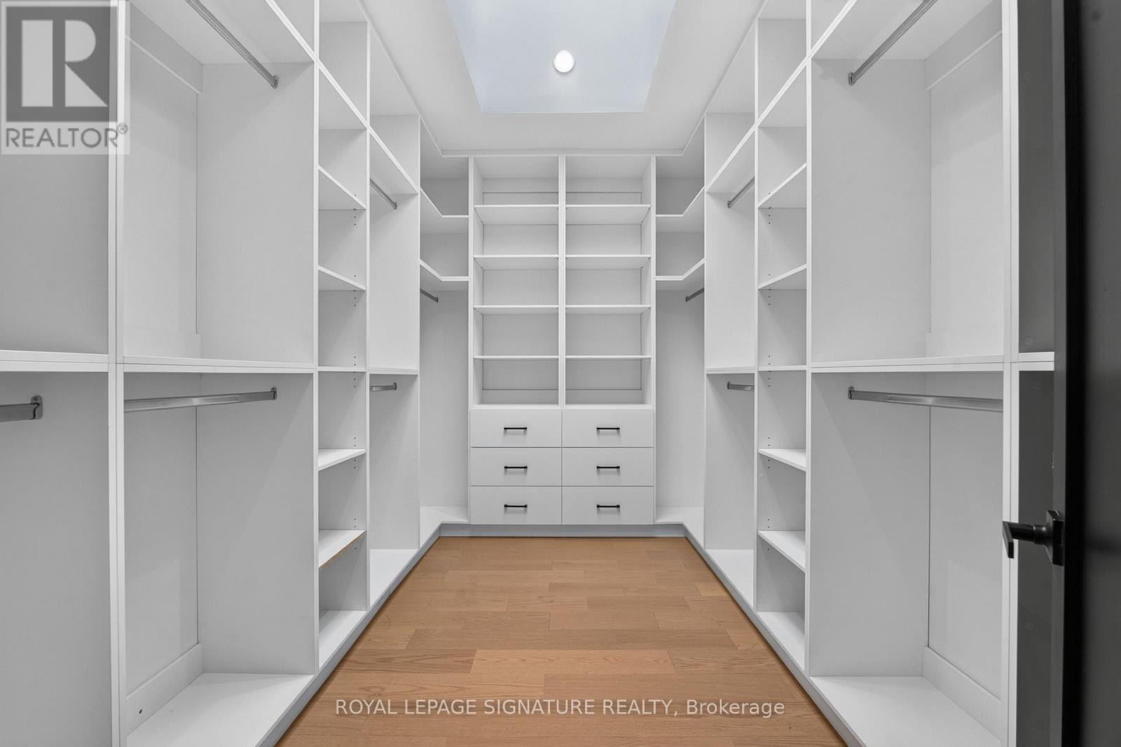 15 DEBLYN DRIVE E - 24