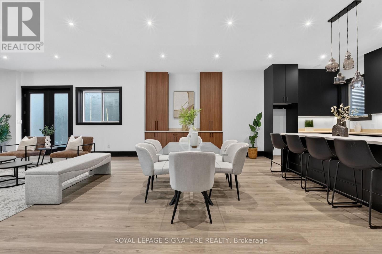 15 DEBLYN DRIVE E - 34