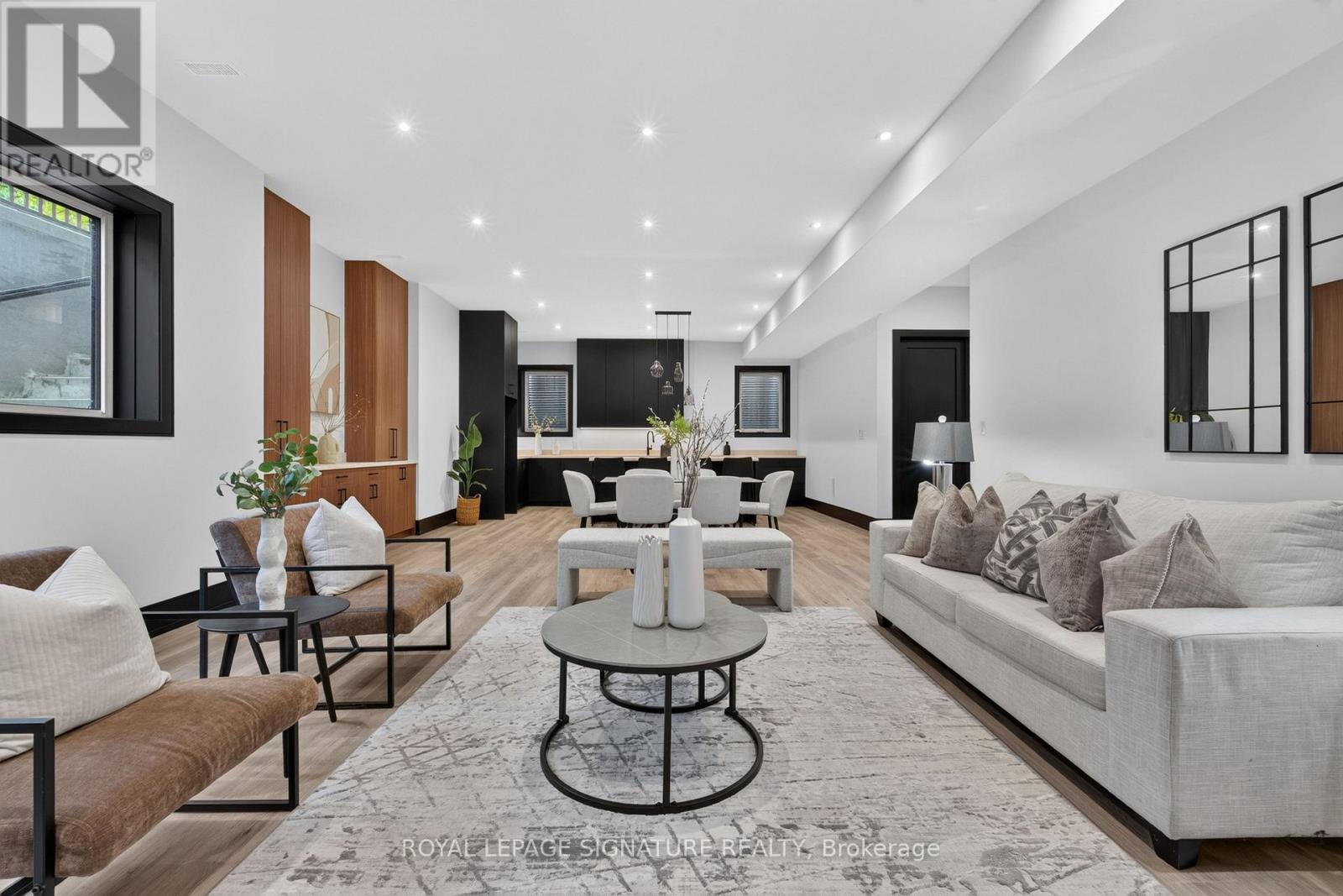 15 DEBLYN DRIVE E - 36