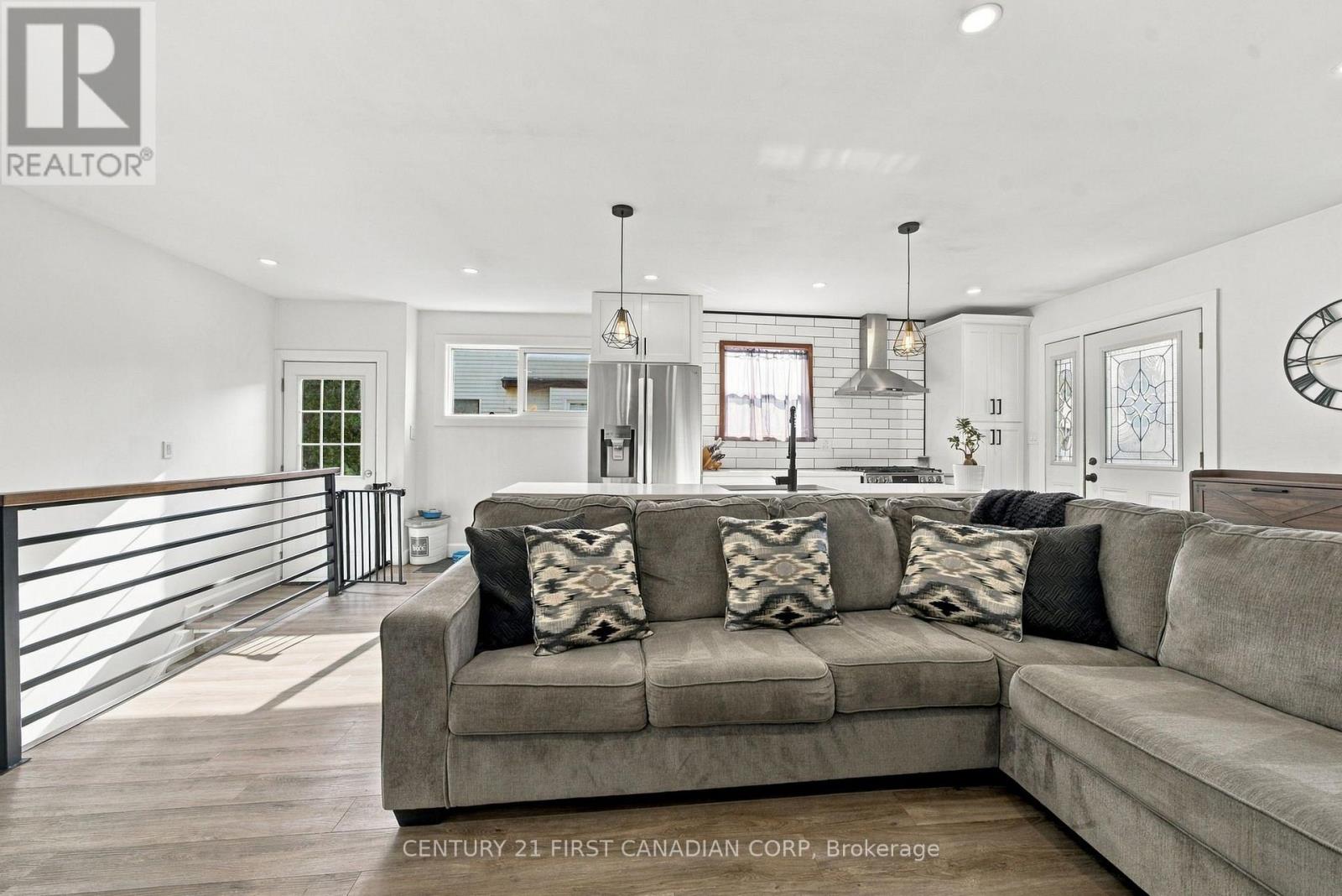 32 BRENNAN DRIVE, Strathroy-Caradoc (NW) — photo 10