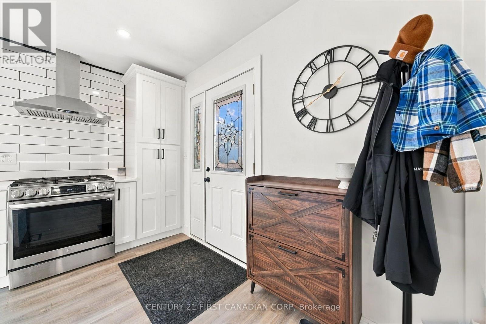 32 BRENNAN DRIVE, Strathroy-Caradoc (NW) — photo 2