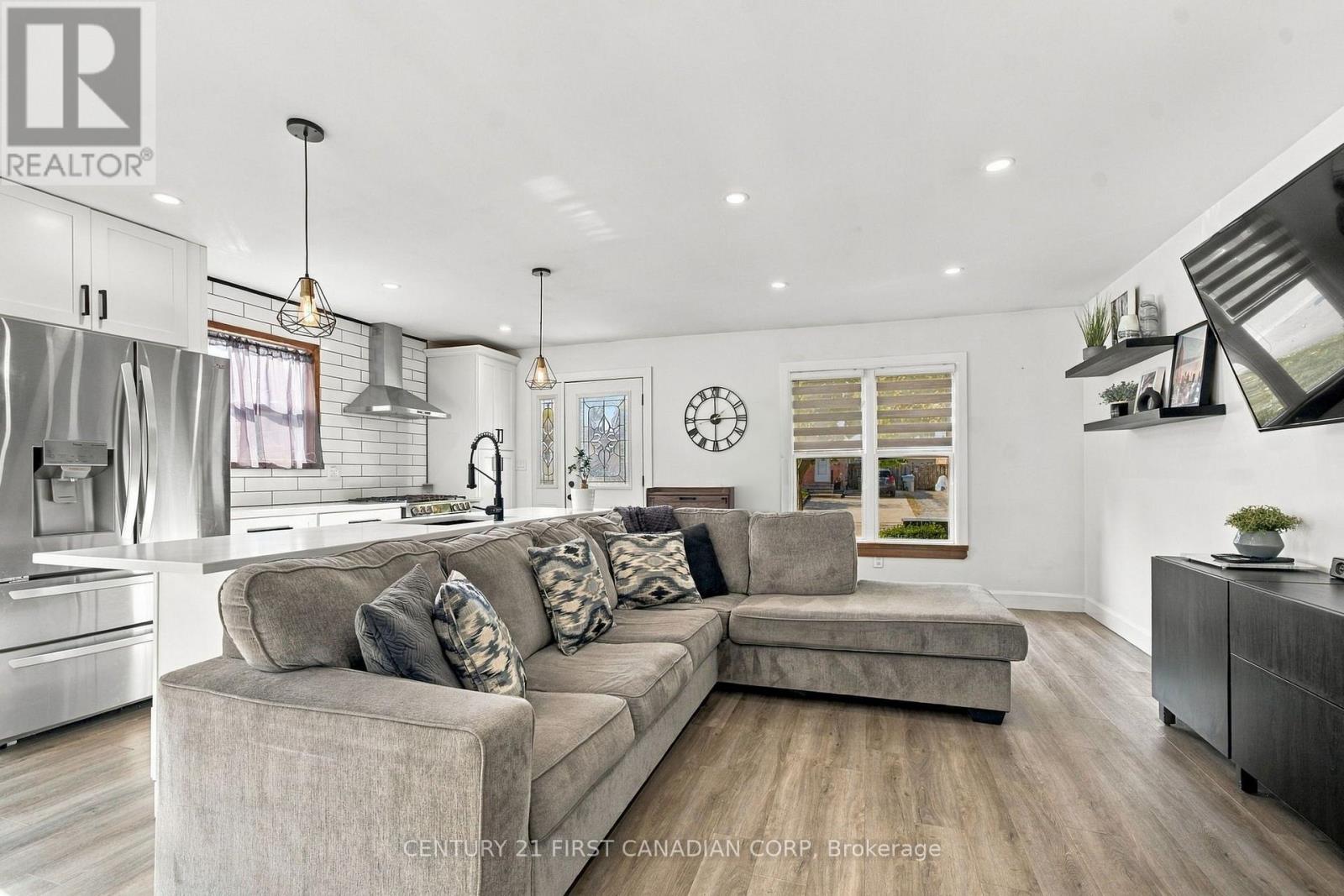 32 BRENNAN DRIVE, Strathroy-Caradoc (NW) — photo 8