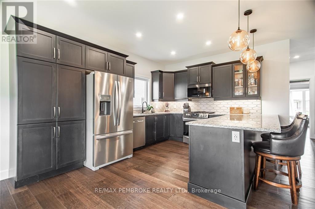 13 ONYX DRIVE, Petawawa — photo 6