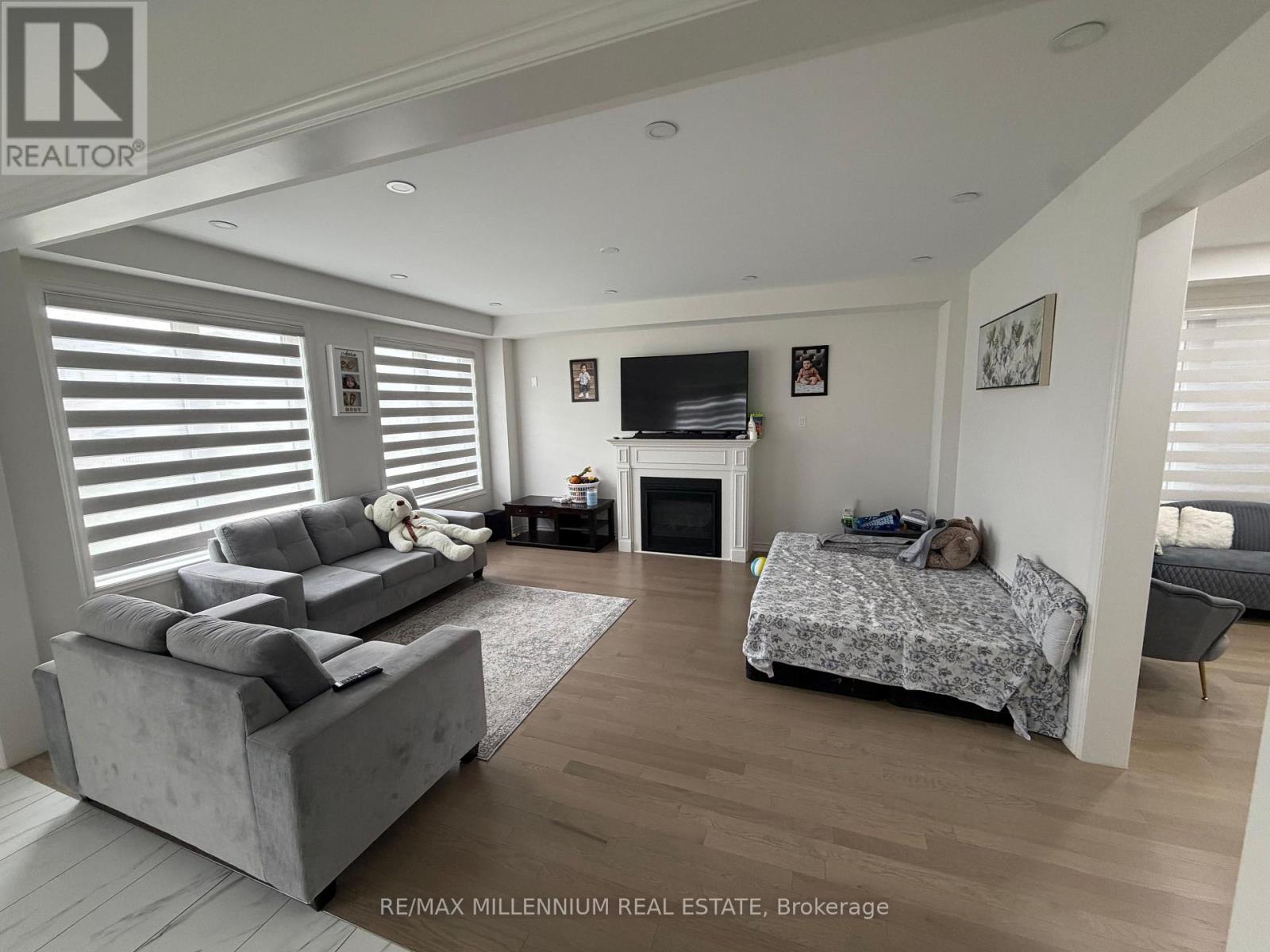 52 Sparrow Way, Adjala-Tosorontio photo 13