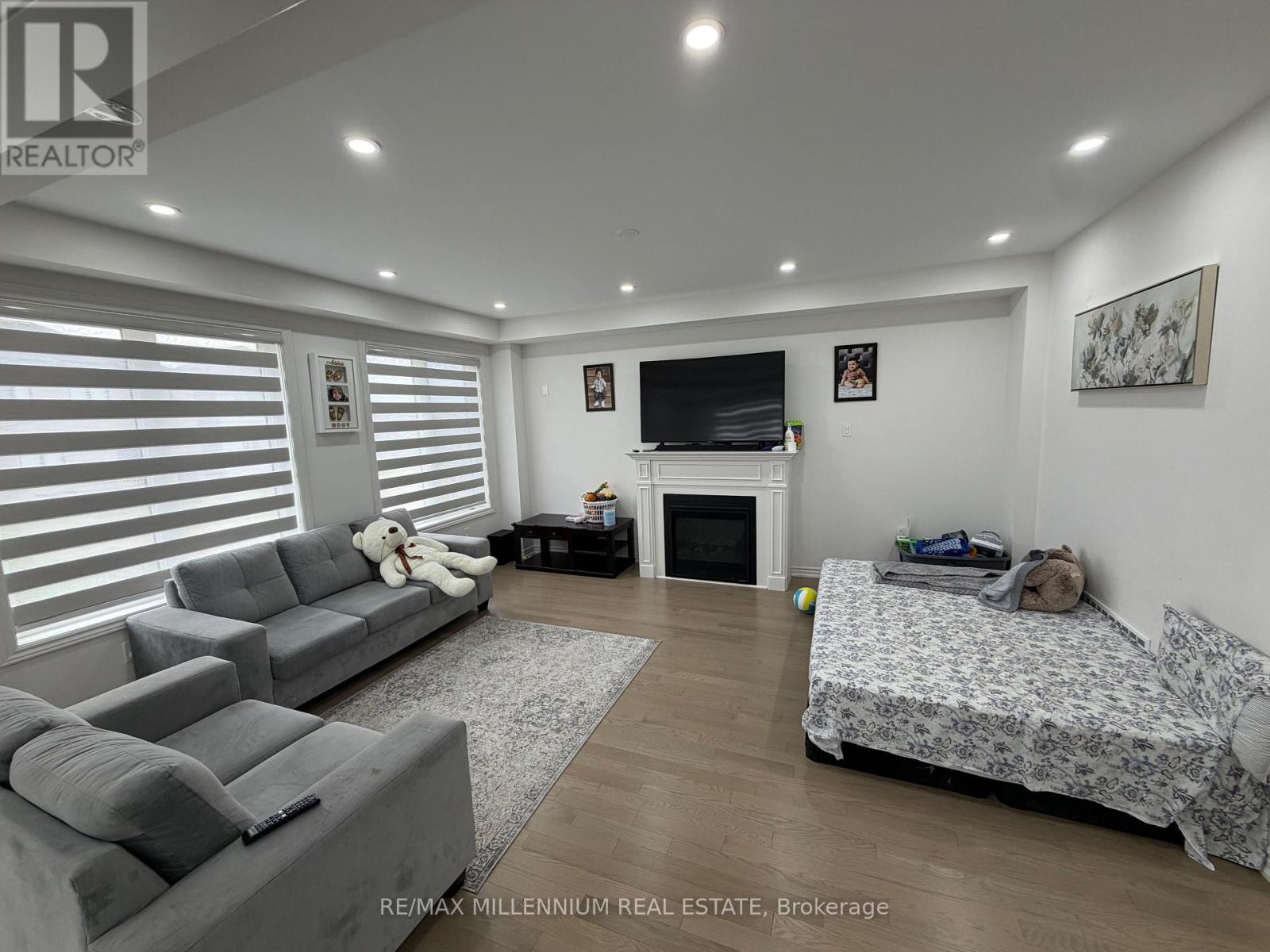 52 Sparrow Way, Adjala-Tosorontio photo 15