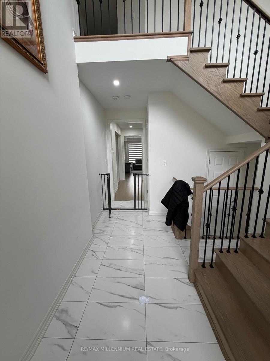 52 Sparrow Way, Adjala-Tosorontio photo 18