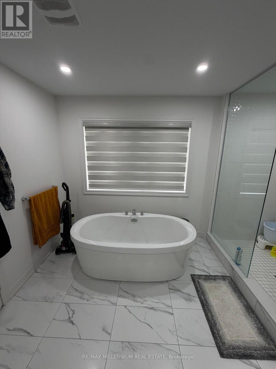 52 Sparrow Way, Adjala-Tosorontio photo 2