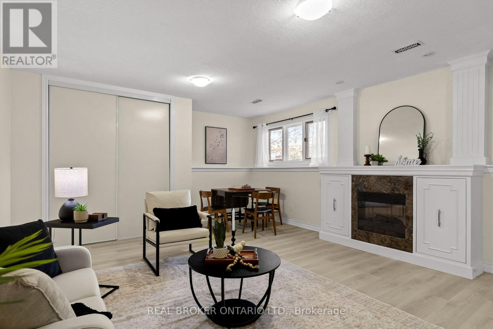 2 Leach Street, Orillia photo 22