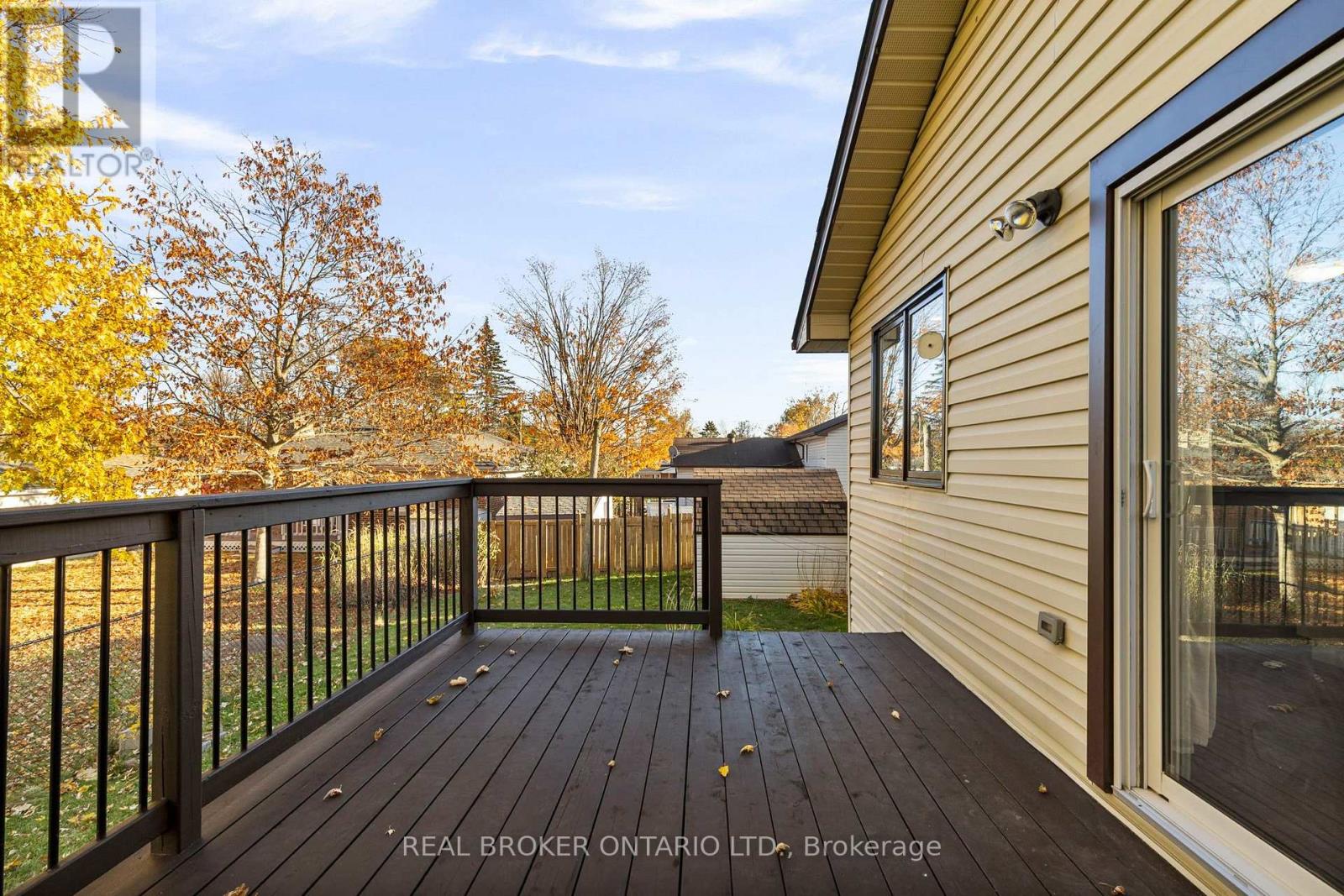 2 Leach Street, Orillia photo 35