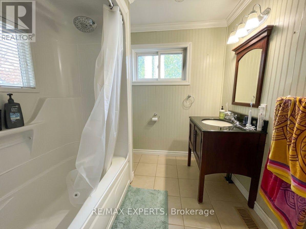 48 49th Street, Wasaga Beach photo 7