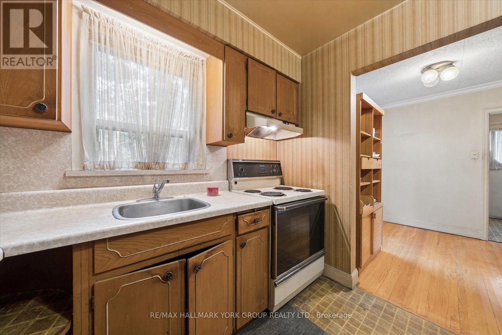 37 AGAR CRESCENT - 15