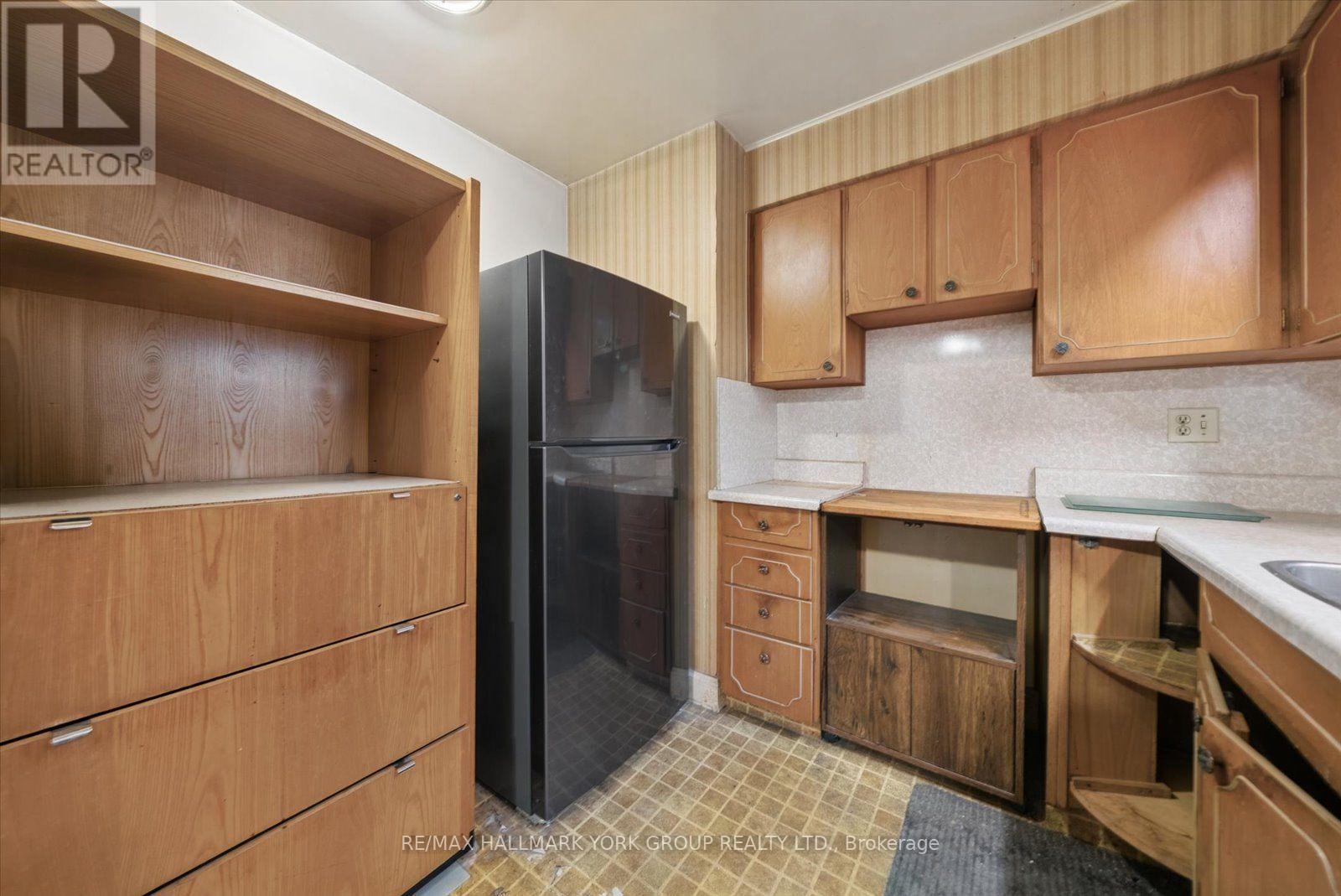 37 AGAR CRESCENT - 16