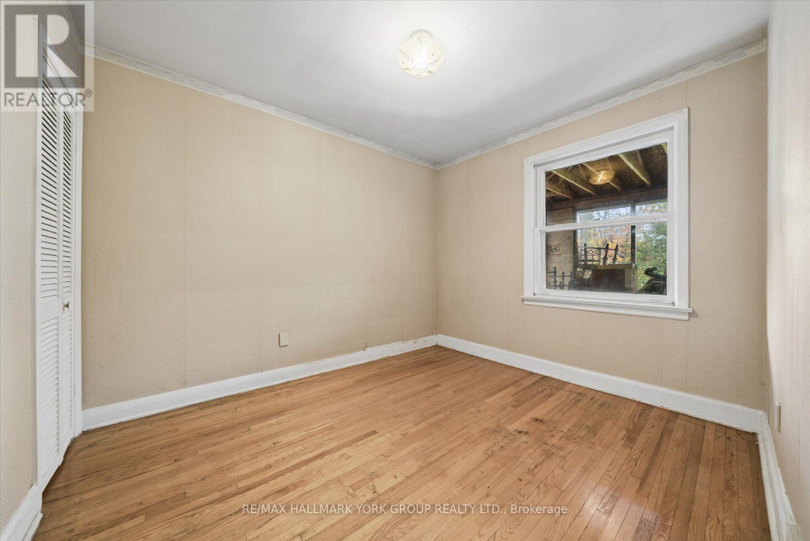 37 AGAR CRESCENT - 19