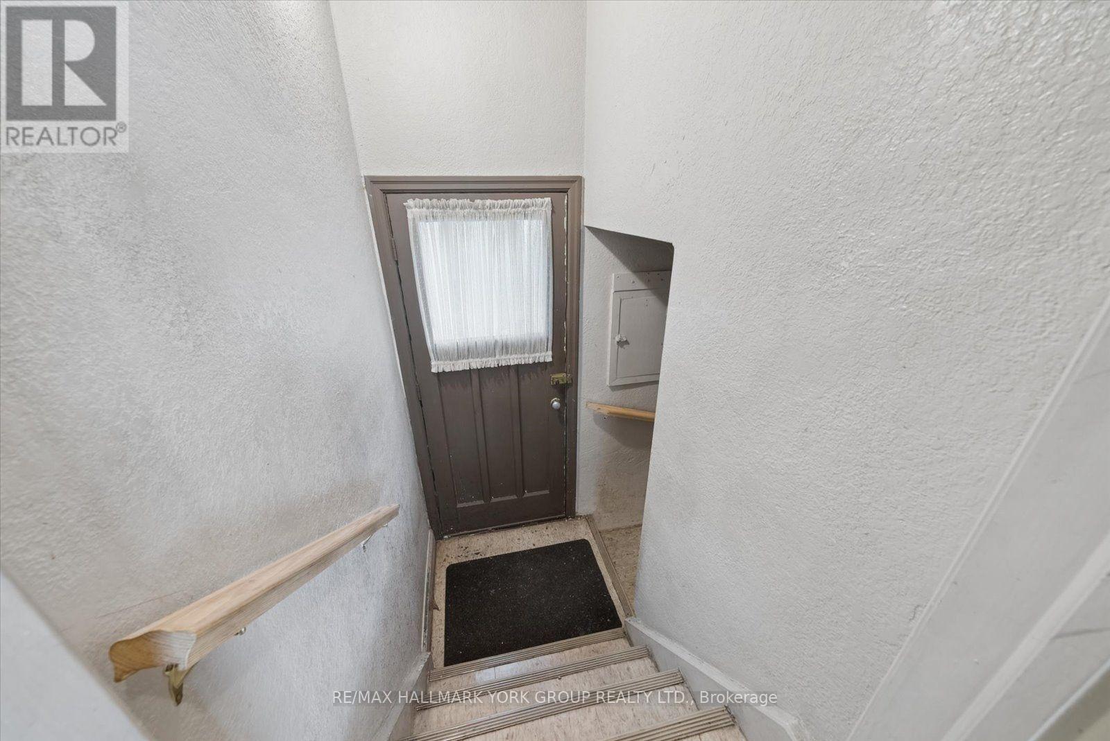 37 AGAR CRESCENT - 24