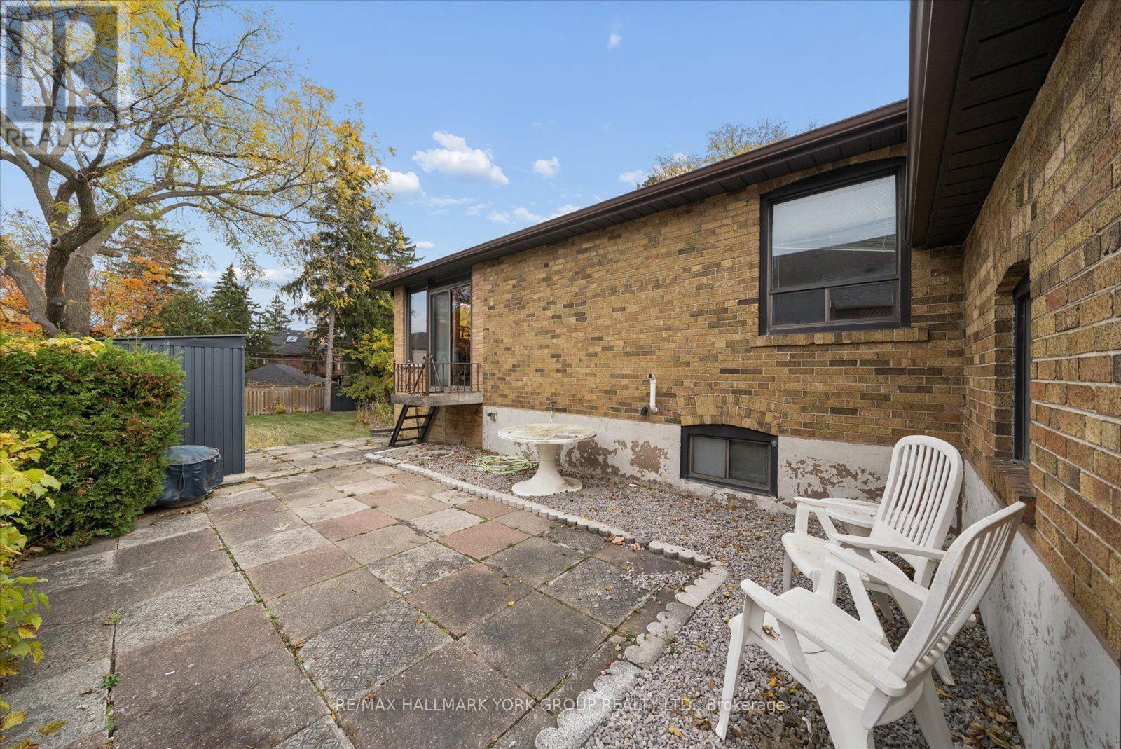37 AGAR CRESCENT - 26