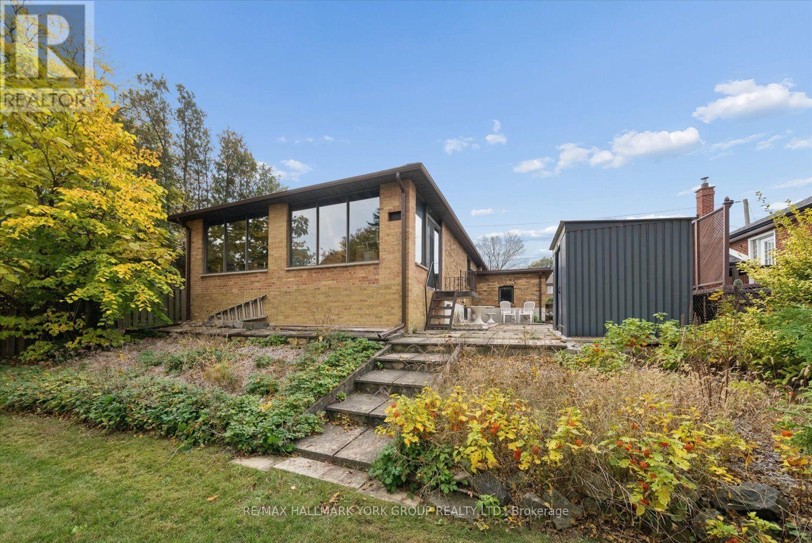 37 AGAR CRESCENT - 28