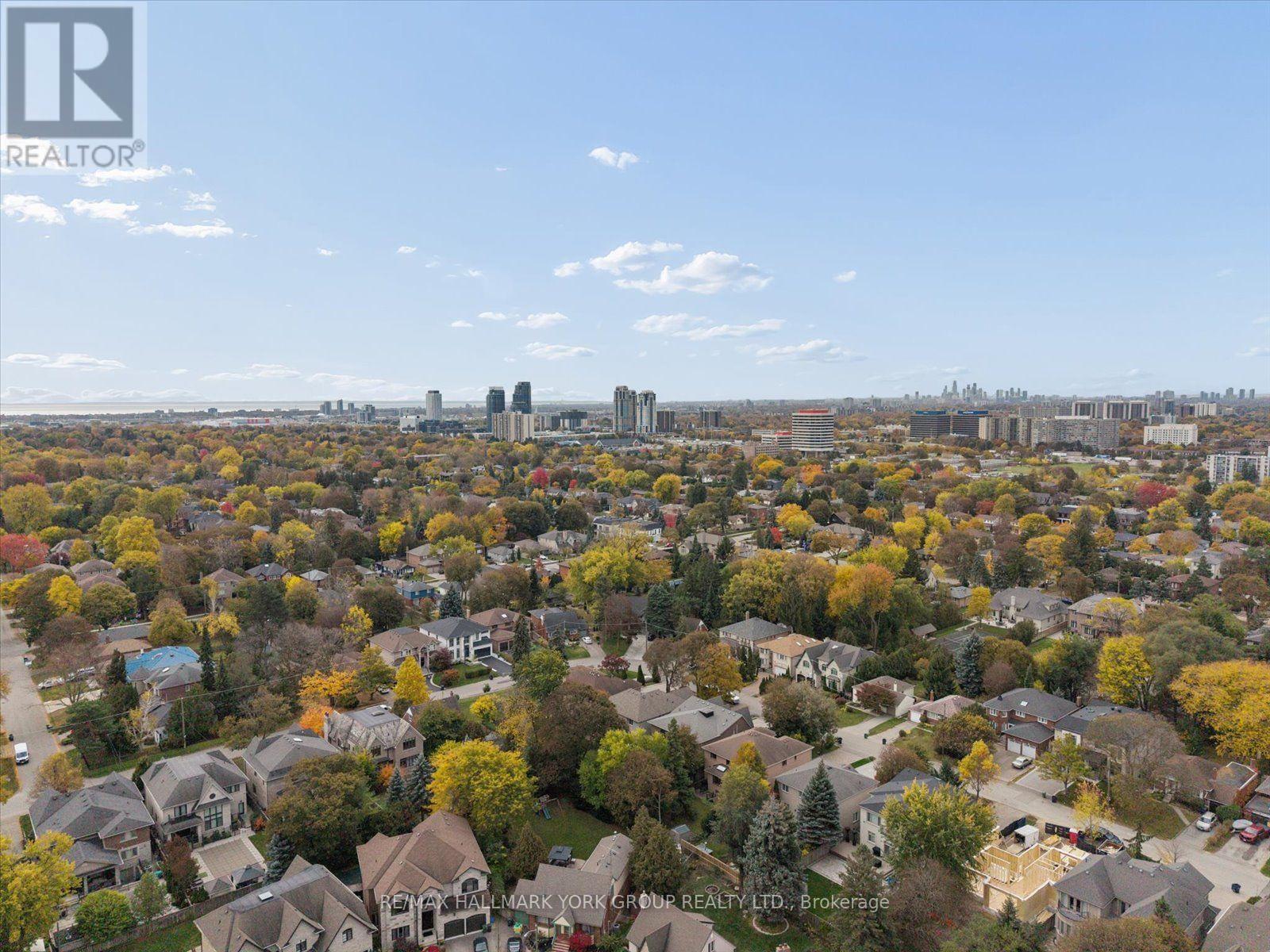 37 AGAR CRESCENT - 36
