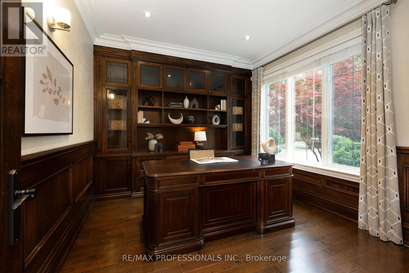 18 HILLCROFT DRIVE - 17