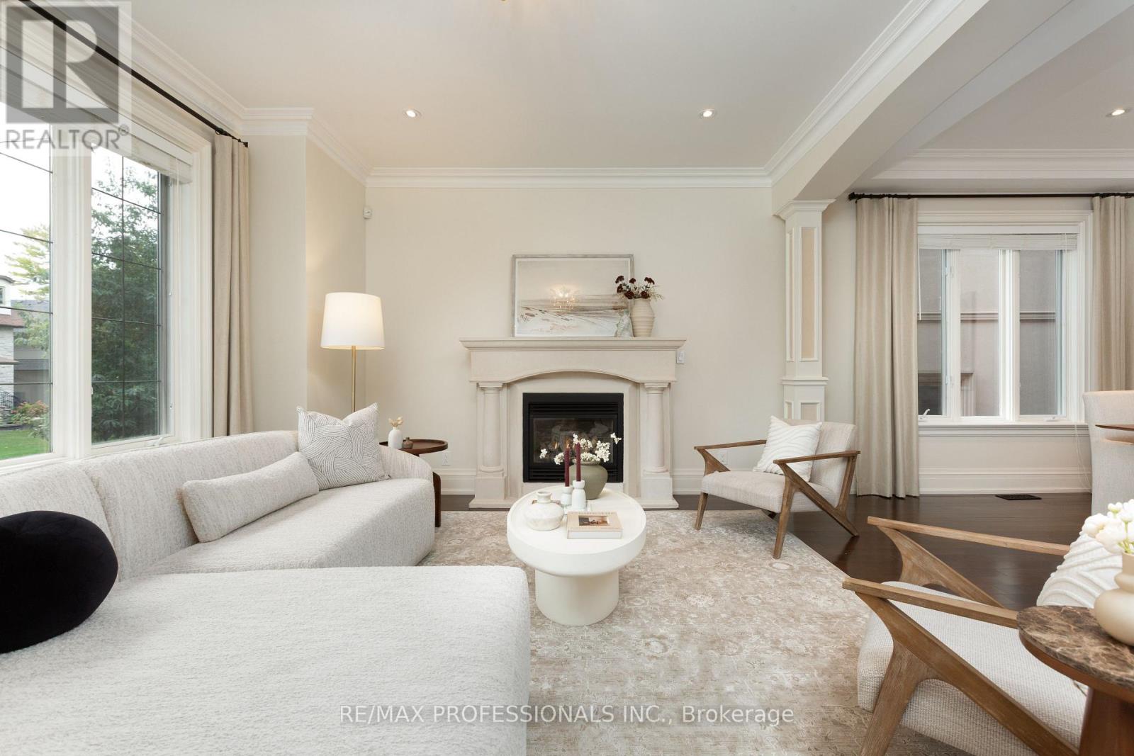 18 HILLCROFT DRIVE, Toronto (Islington-City Centre West) — photo 4